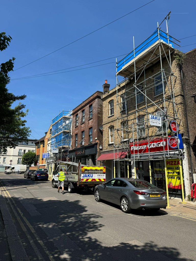 Scaffolding erected on residential property in Reigate by Jaku Scaffolding